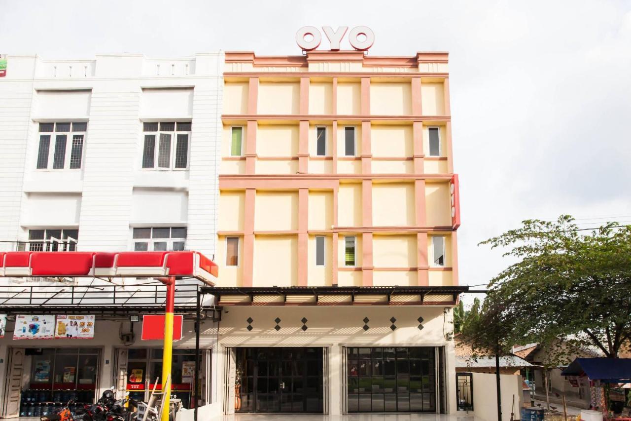 Oyo 2361 Hotel Winston Glugur Exterior foto